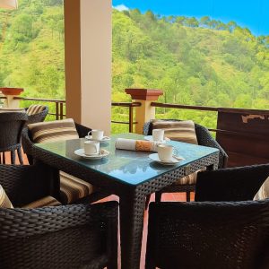 Sukhmani-kasauli-GhumoG-balcony